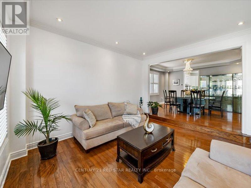 Photo 6 of 31 Eiffel Boulevard, Brampton ON