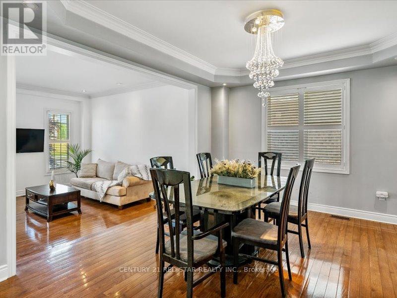 Photo 8 of 31 Eiffel Boulevard, Brampton ON