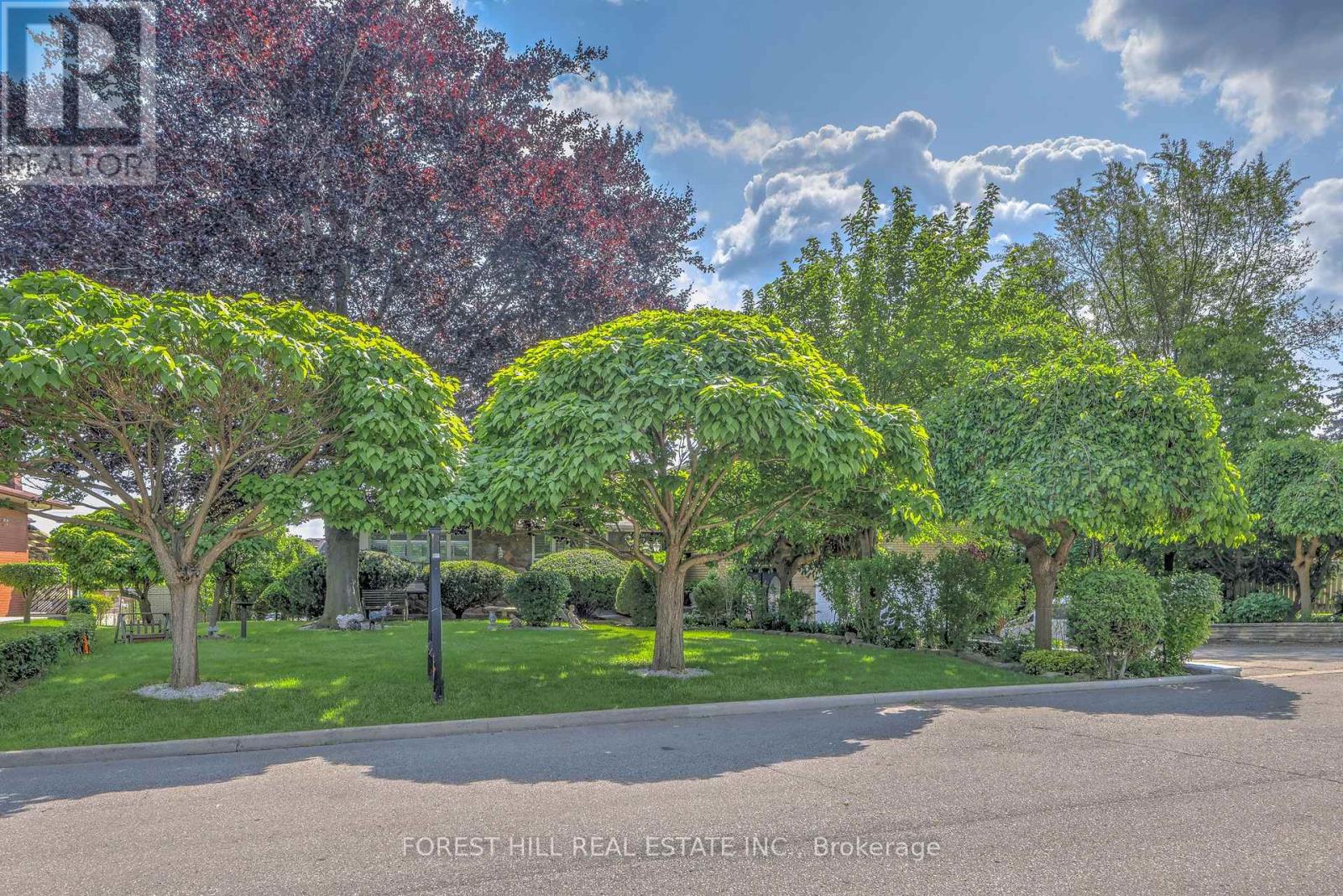 Photo 1 of 89 Portage Avenue, Toronto ON