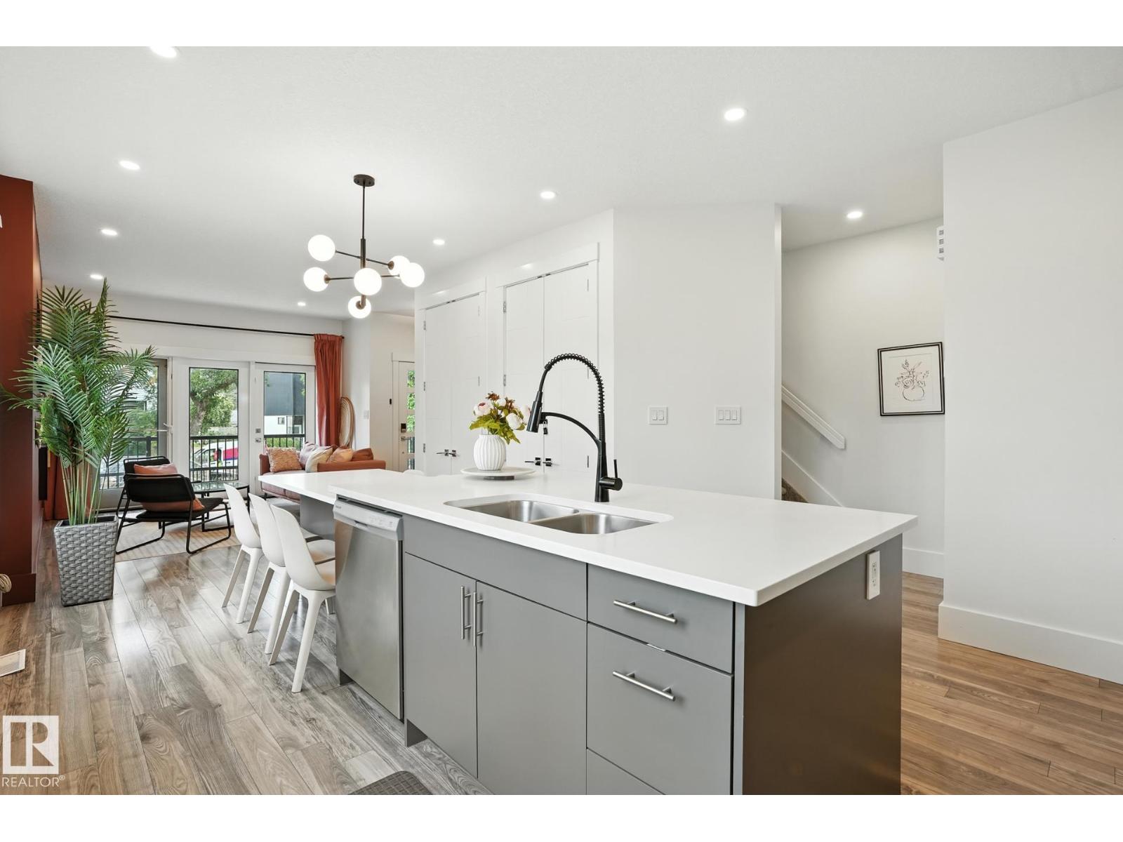 Photo 14 of 10426 126 St Nw, Edmonton AB