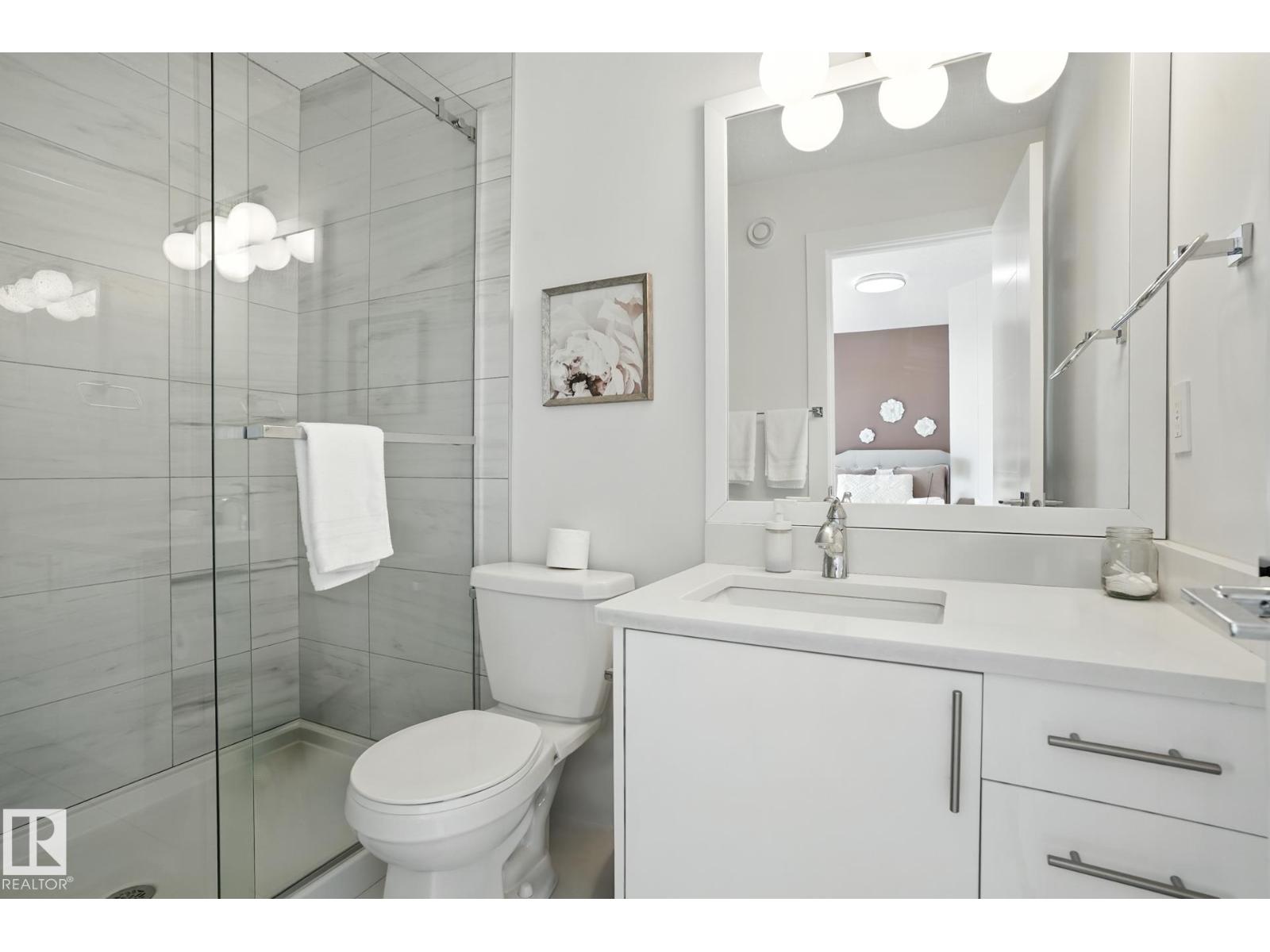 Photo 18 of 10426 126 St Nw, Edmonton AB