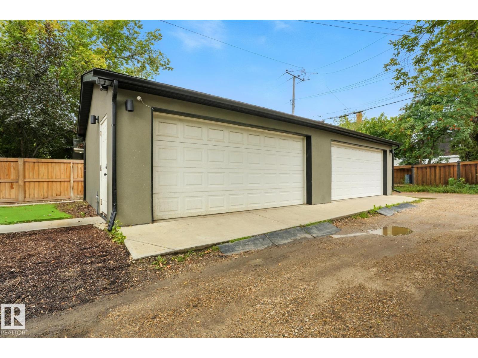 Photo 52 of 10426 126 St Nw, Edmonton AB