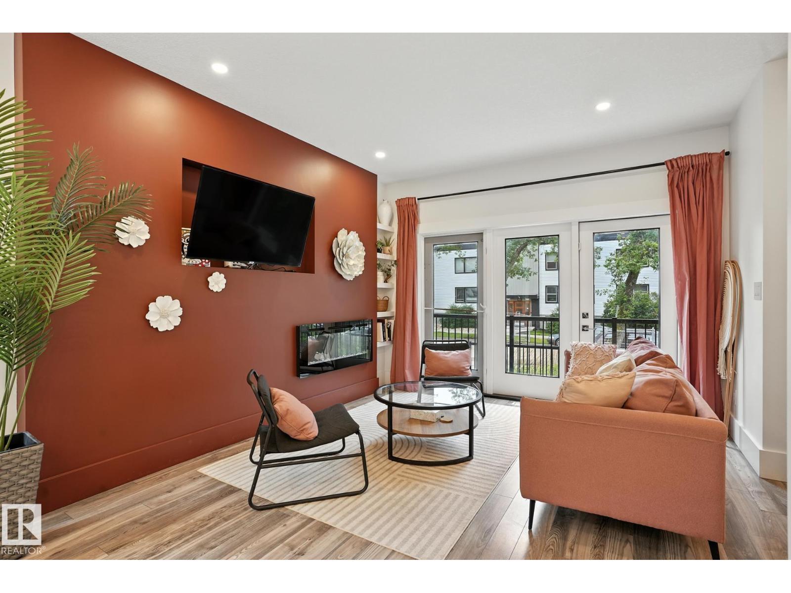 Photo 8 of 10426 126 St Nw, Edmonton AB