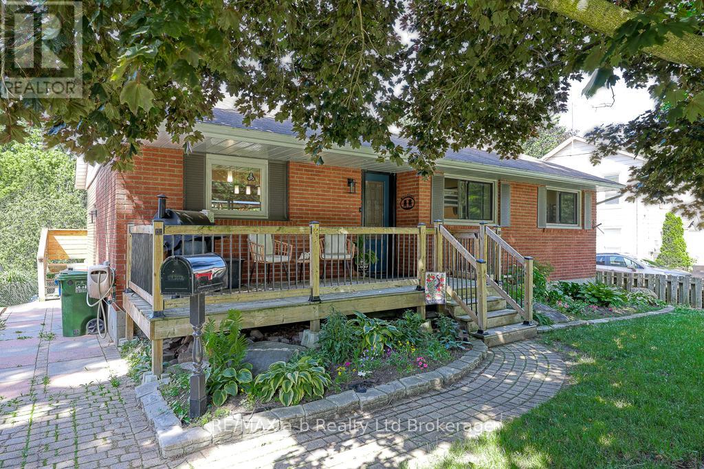 Photo 1 of 109 Sunset Drive, St Thomas ON
