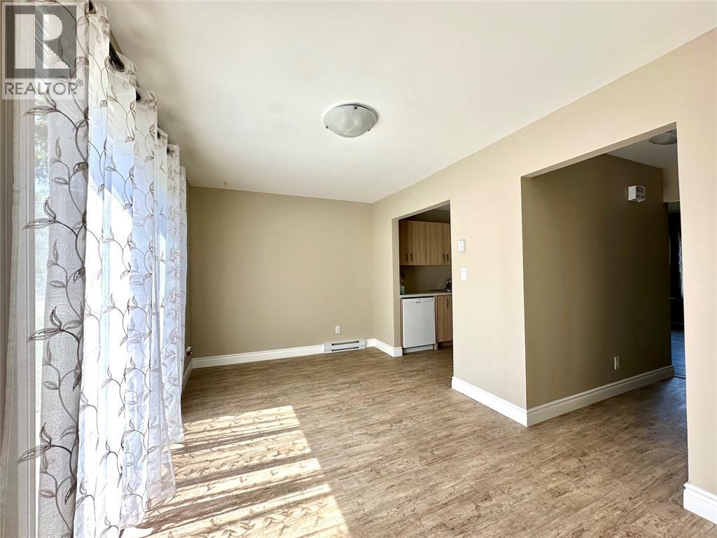 Photo 18 of 885 Carleton Place Unit 1, Sarnia ON