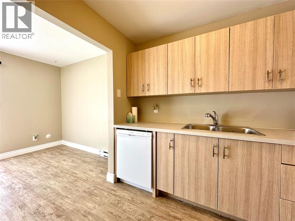 Photo 11 of 885 Carleton Place Unit 1, Sarnia ON