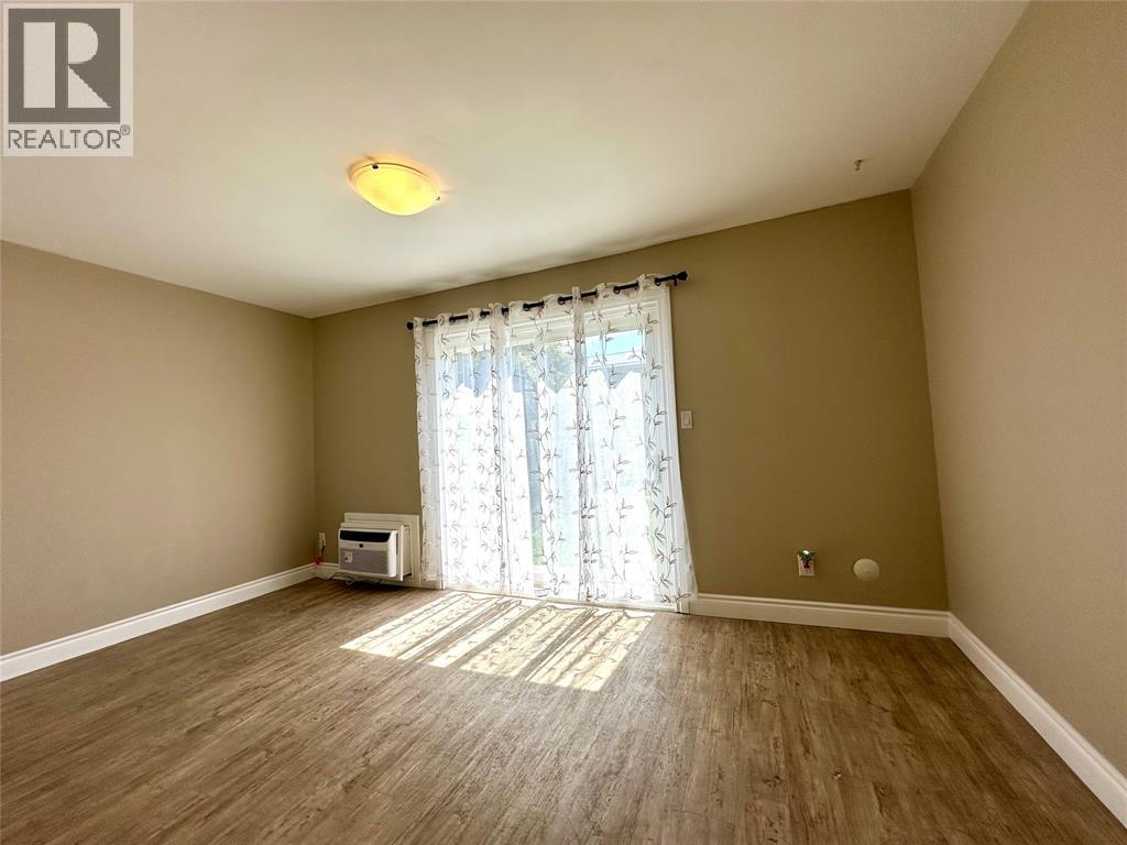 Photo 7 of 885 Carleton Place Unit 1, Sarnia ON