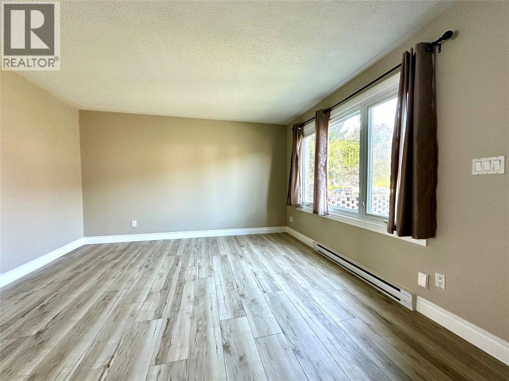 Photo 17 of 885 Carleton Place Unit 1, Sarnia ON
