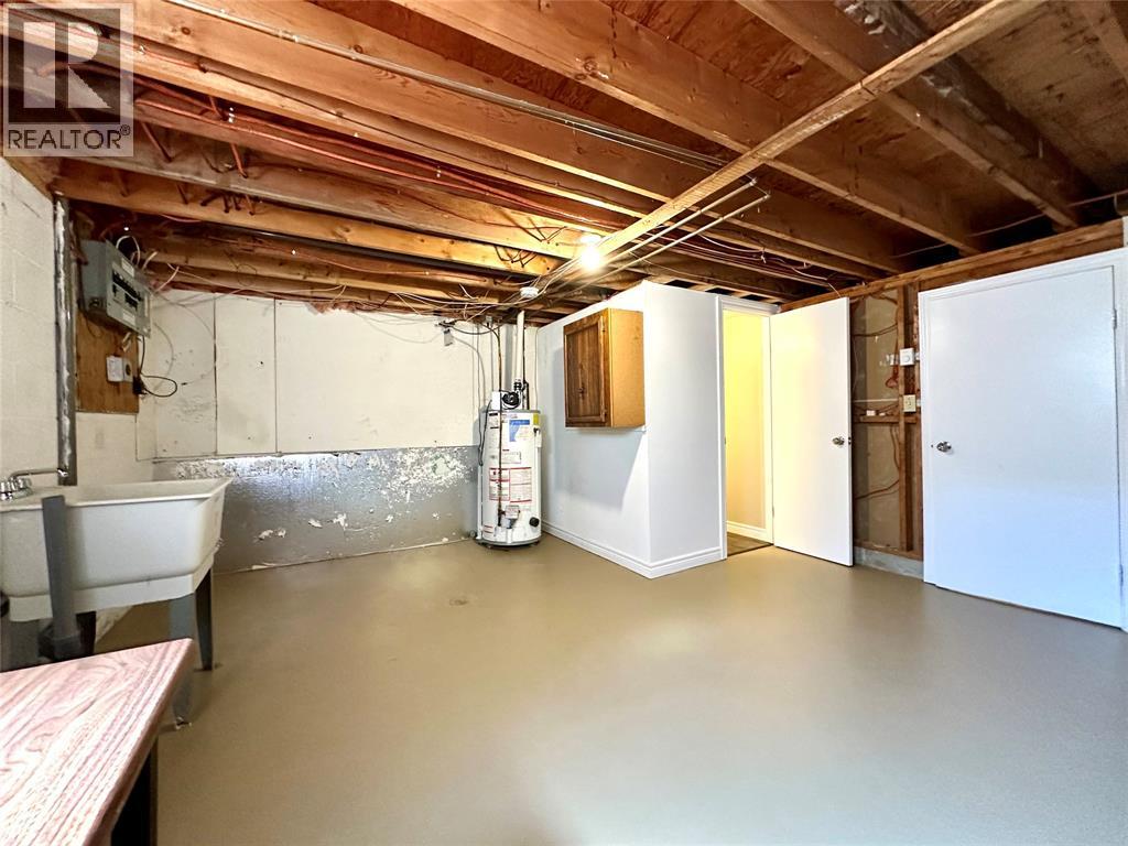 Photo 10 of 885 Carleton Place Unit 1, Sarnia ON