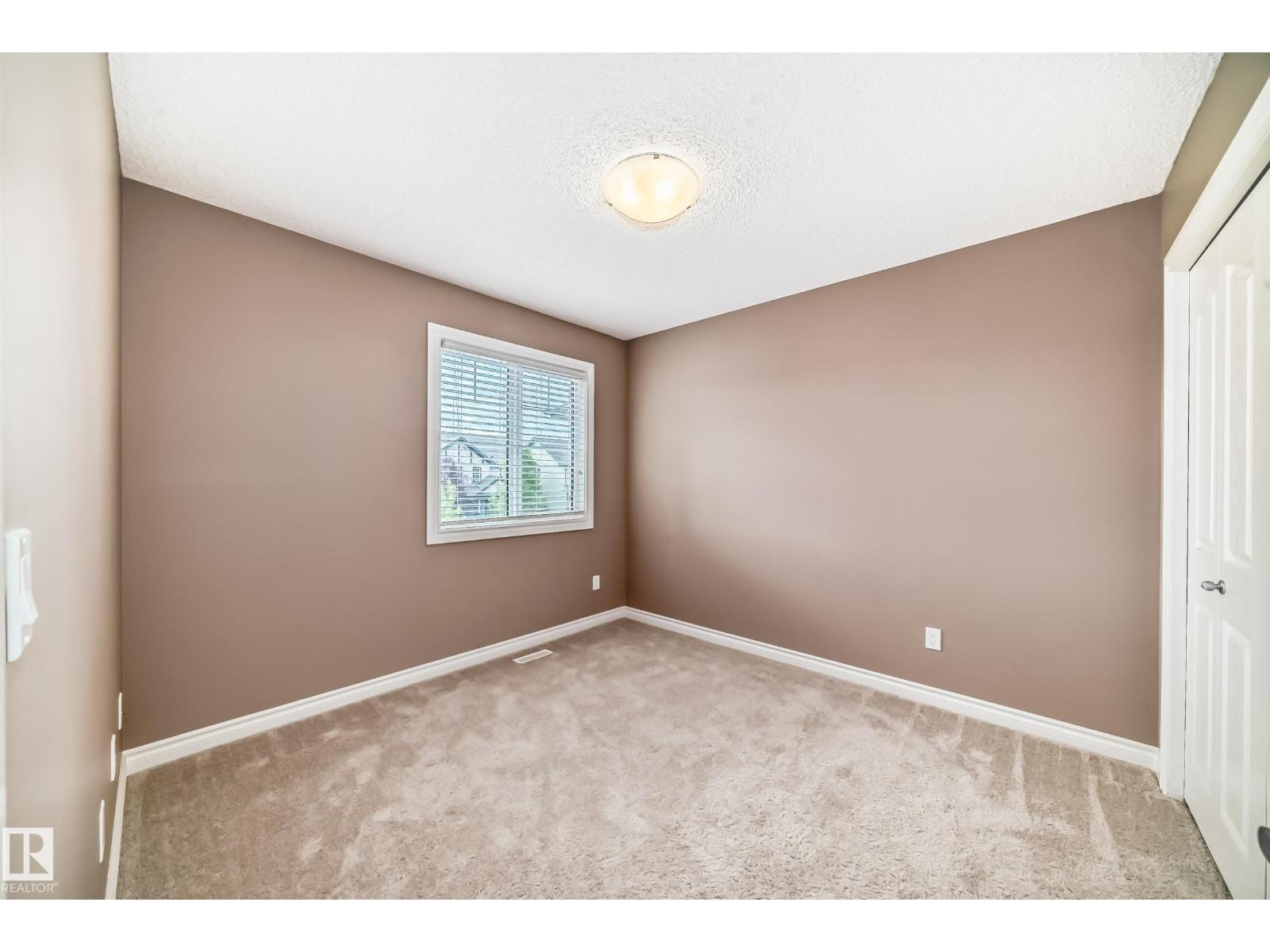 Photo 10 of 16813 120 St Nw Nw, Edmonton AB