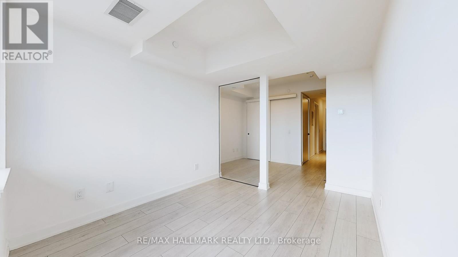 Photo 41 of 709 5 Lakeview Avenue, Toronto ON