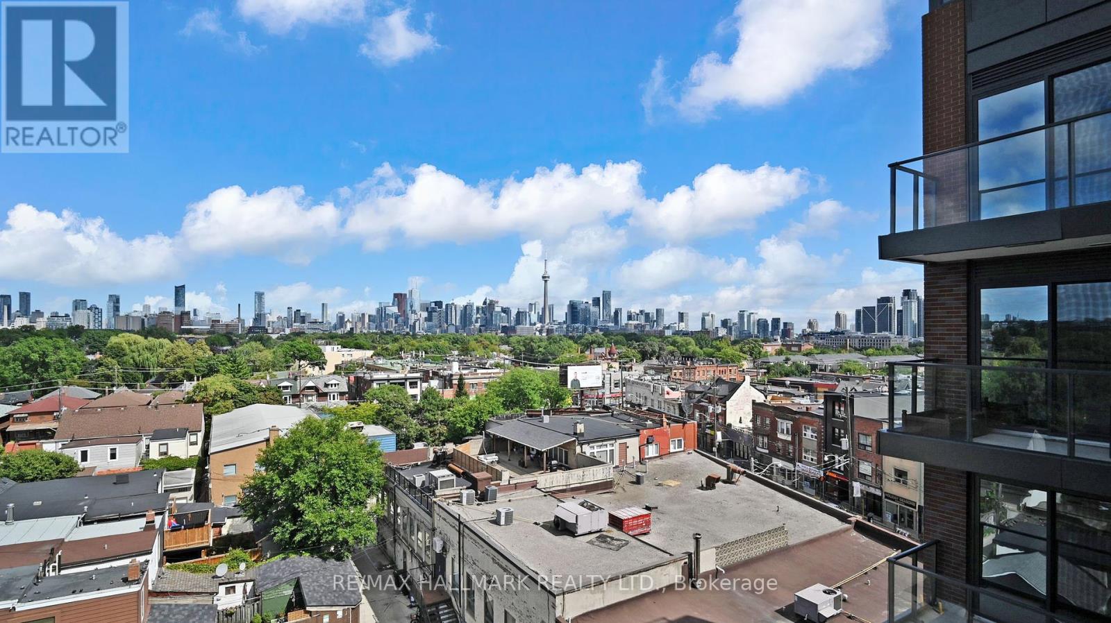 Photo 30 of 709 5 Lakeview Avenue, Toronto ON