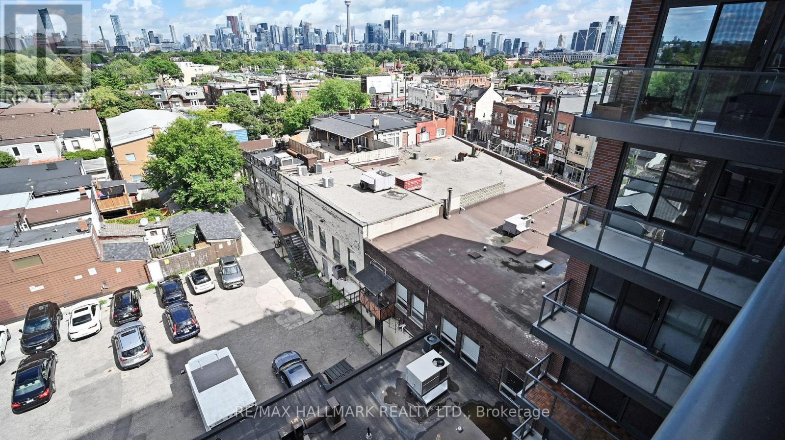 Photo 10 of 709 5 Lakeview Avenue, Toronto ON