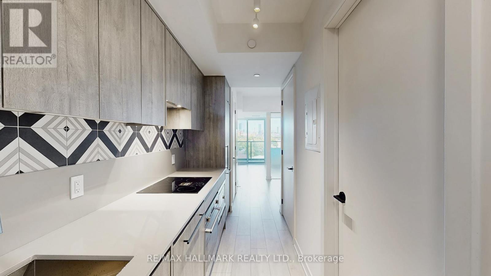 Photo 43 of 709 5 Lakeview Avenue, Toronto ON