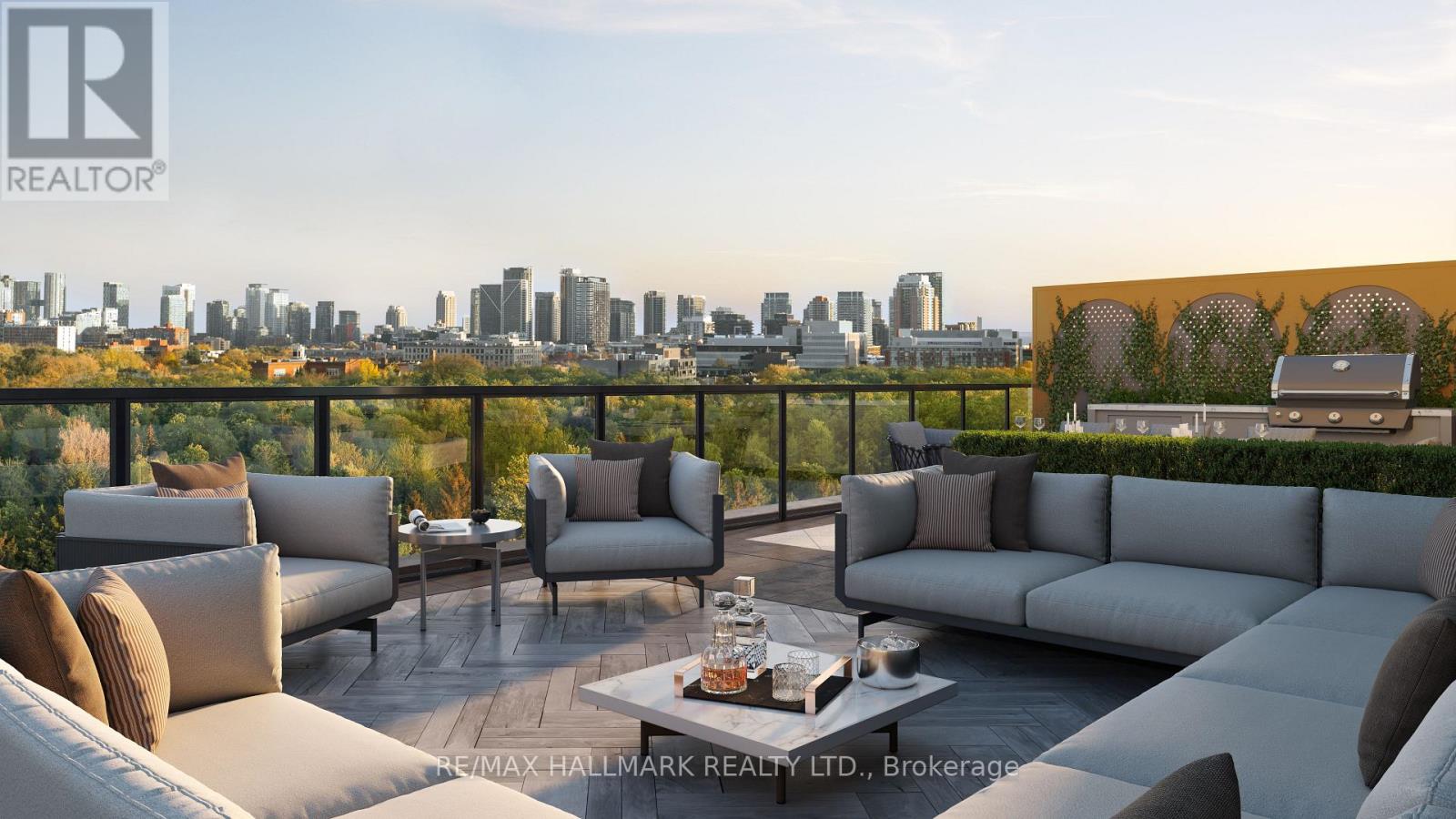 Photo 4 of 709 5 Lakeview Avenue, Toronto ON