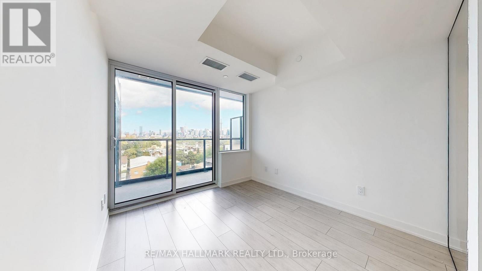 Photo 39 of 709 5 Lakeview Avenue, Toronto ON