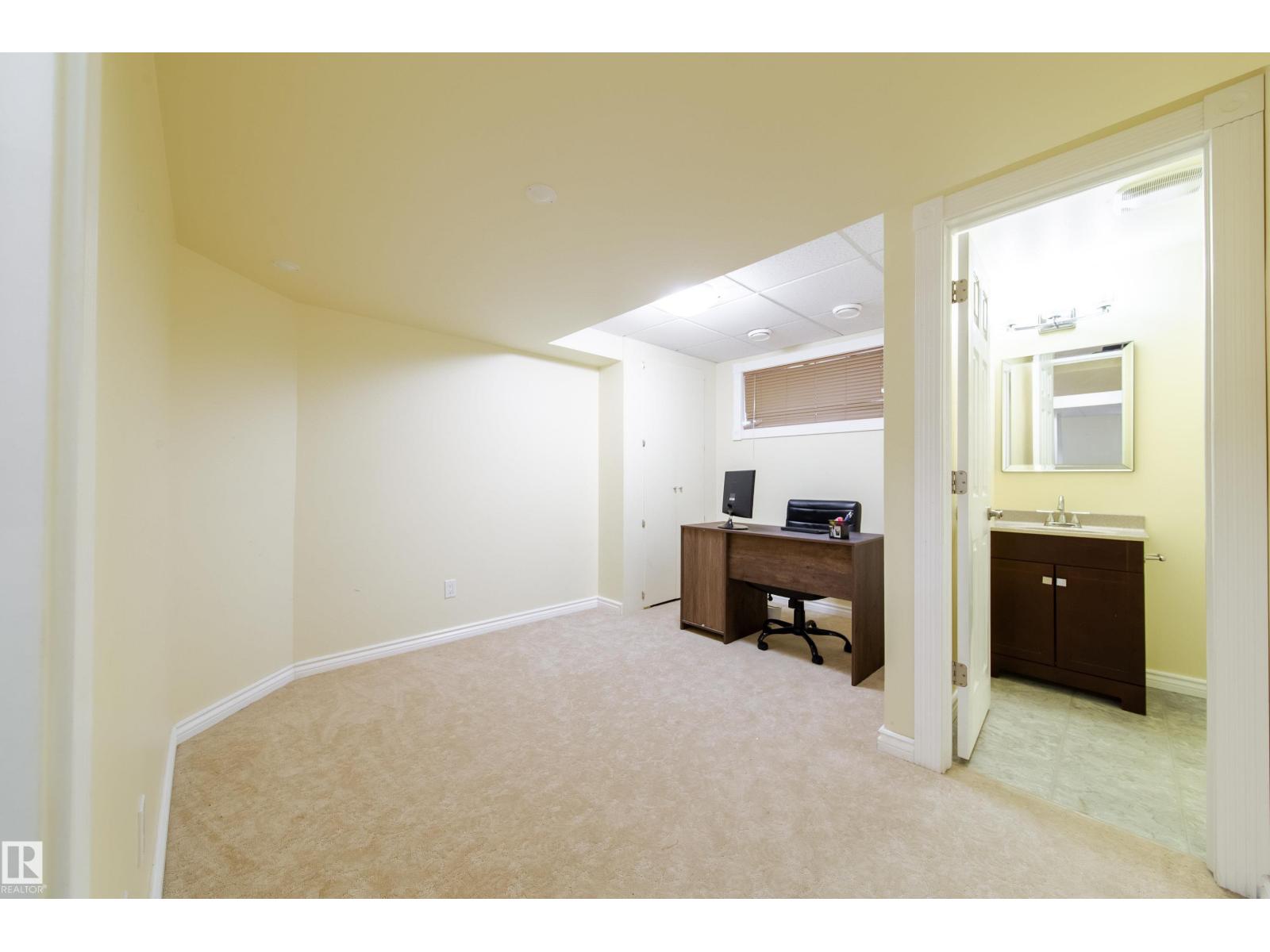 Photo 18 of 32 655 Tamarack Rd Nw, Edmonton AB