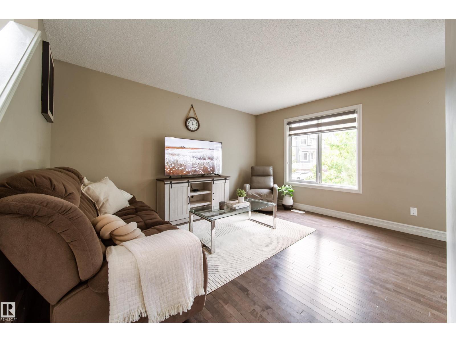 Photo 4 of 32 655 Tamarack Rd Nw, Edmonton AB