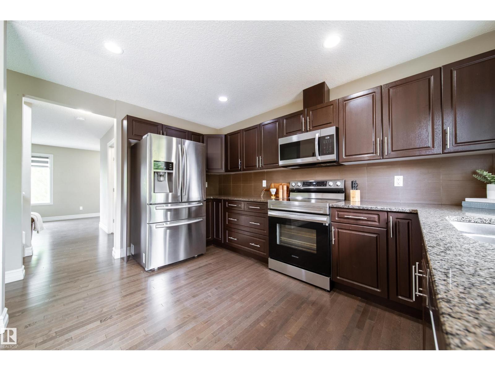 Photo 6 of 32 655 Tamarack Rd Nw, Edmonton AB