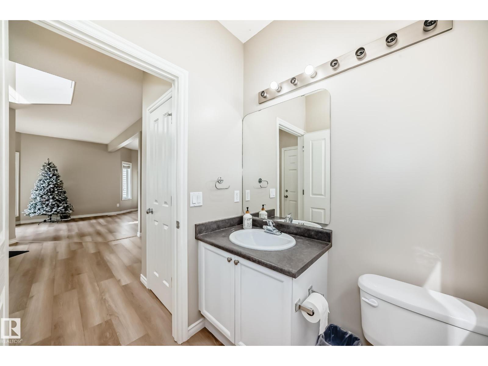Photo 18 of 8420 Sloane Cr Nw, Edmonton AB