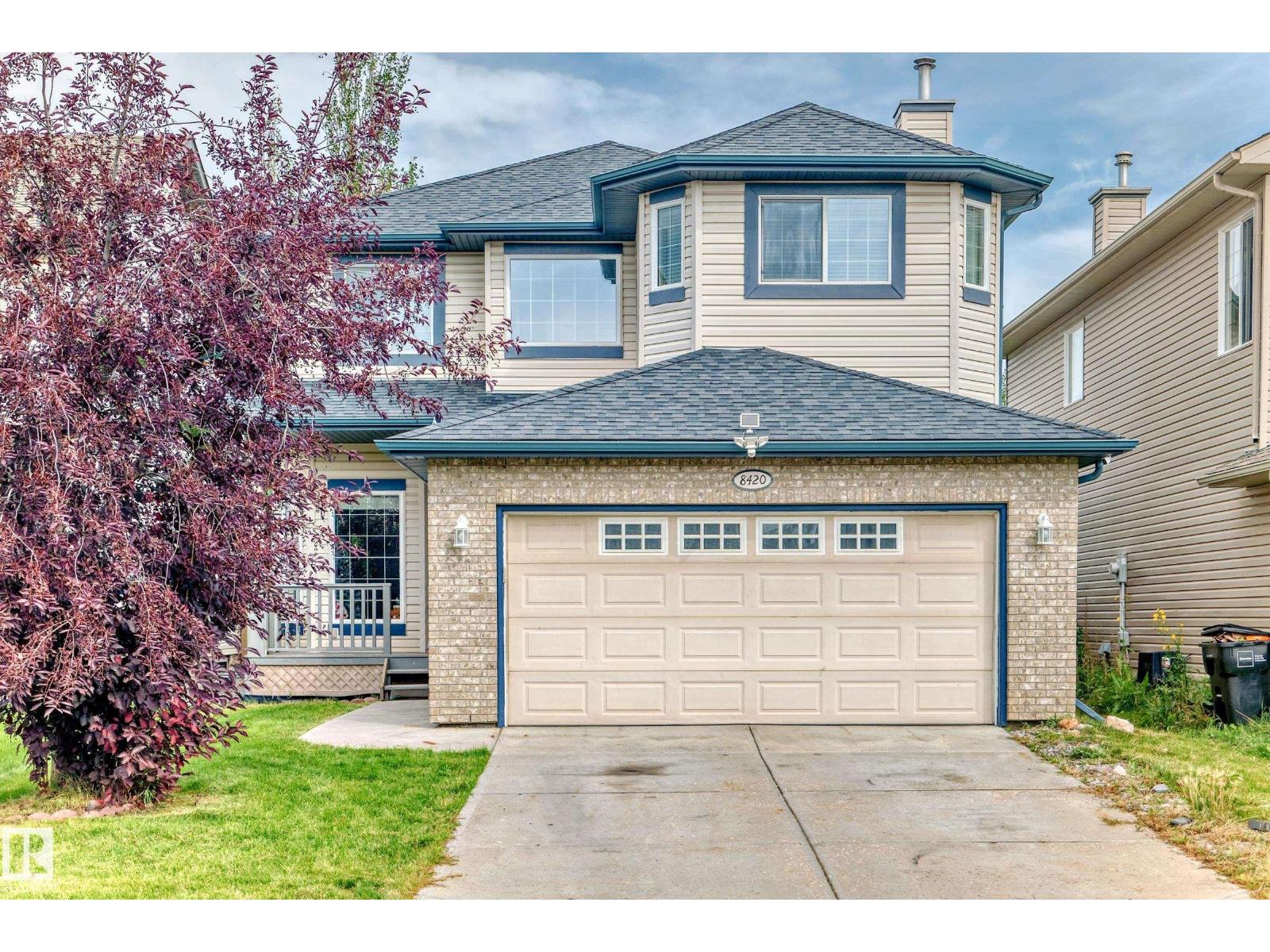 Photo 2 of 8420 Sloane Cr Nw, Edmonton AB