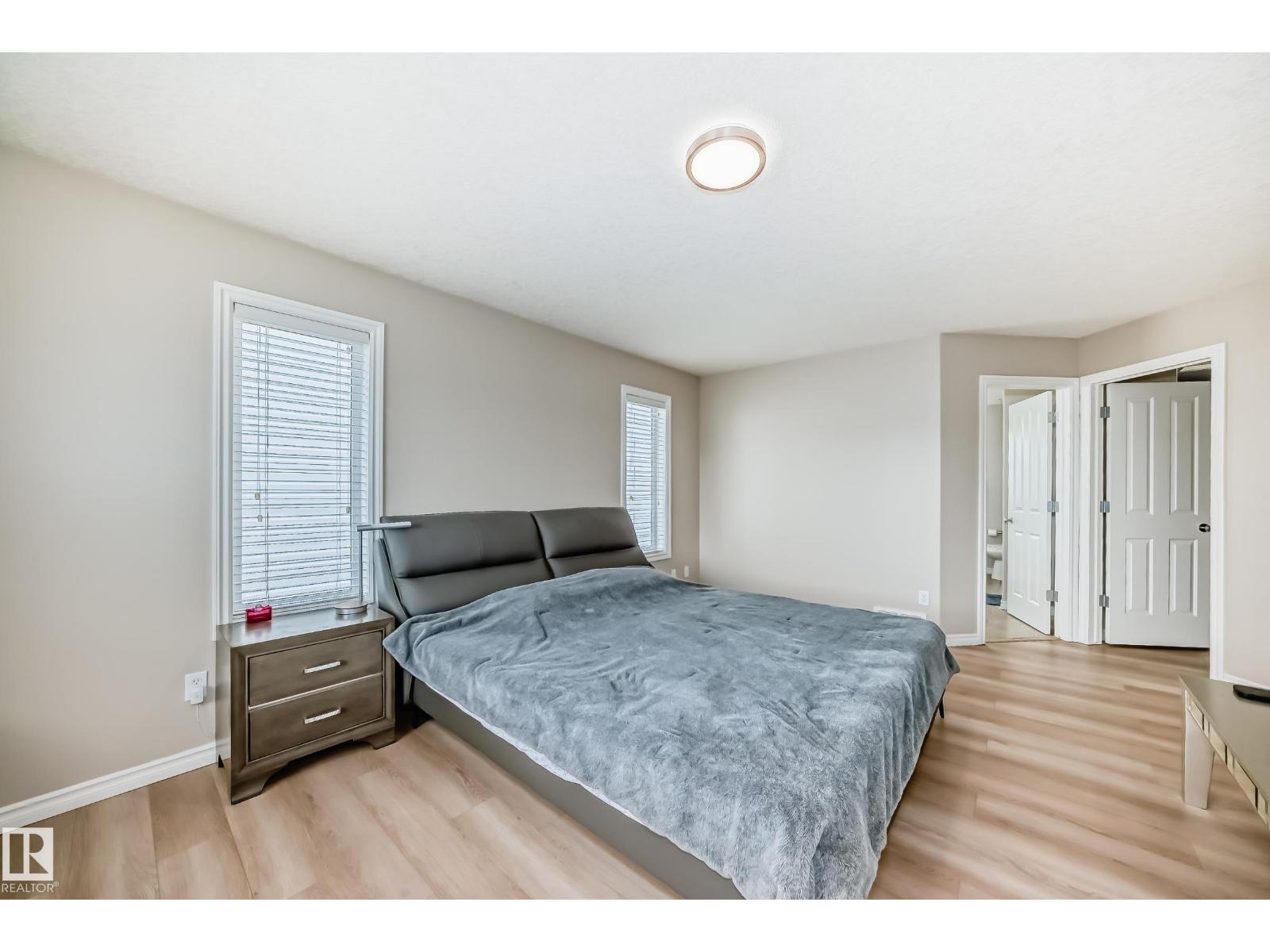 Photo 20 of 8420 Sloane Cr Nw, Edmonton AB