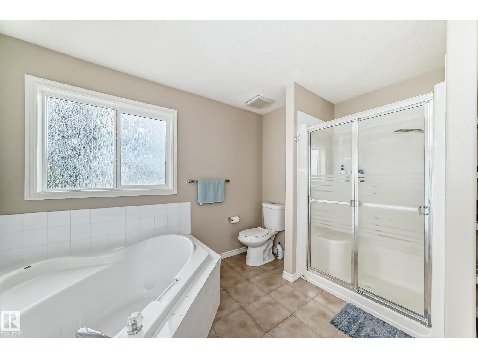 Photo 23 of 8420 Sloane Cr Nw, Edmonton AB