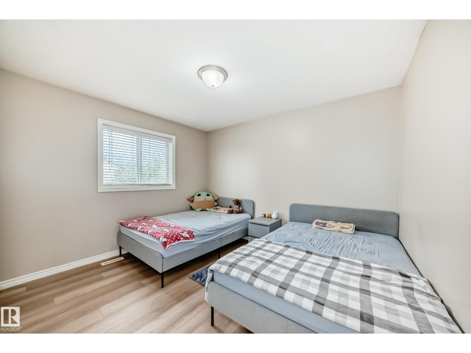 Photo 24 of 8420 Sloane Cr Nw, Edmonton AB
