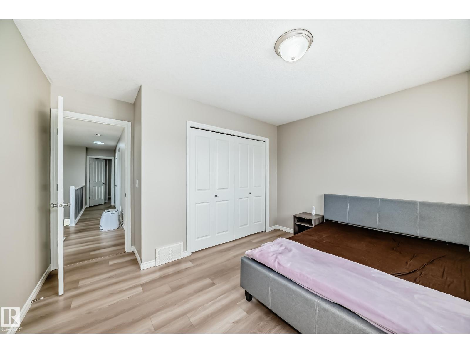 Photo 26 of 8420 Sloane Cr Nw, Edmonton AB