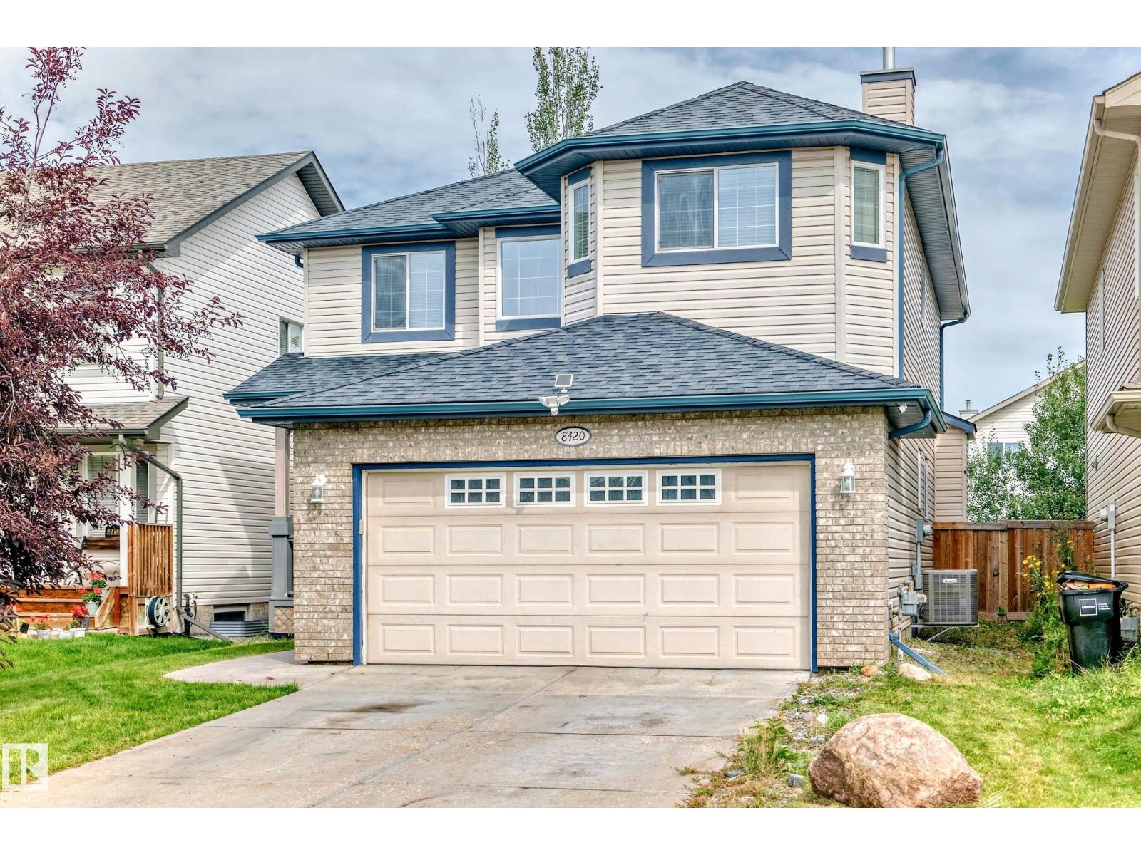 Photo 3 of 8420 Sloane Cr Nw, Edmonton AB