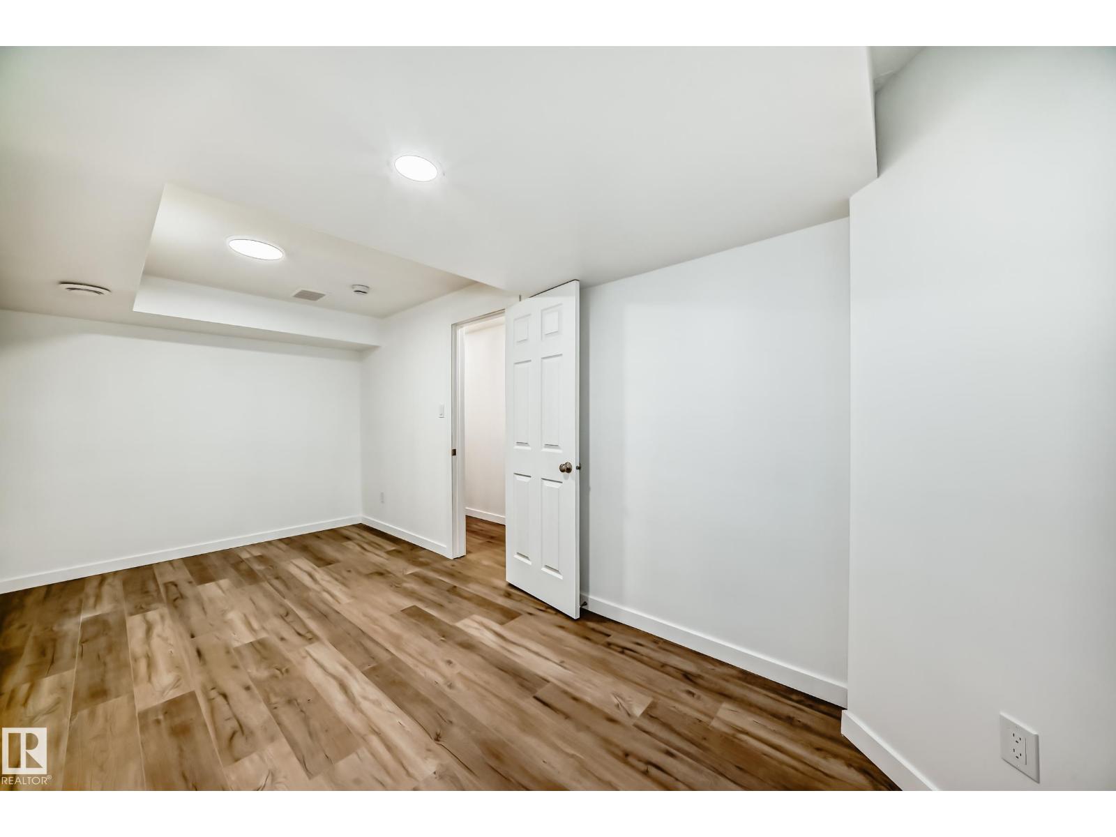 Photo 38 of 8420 Sloane Cr Nw, Edmonton AB