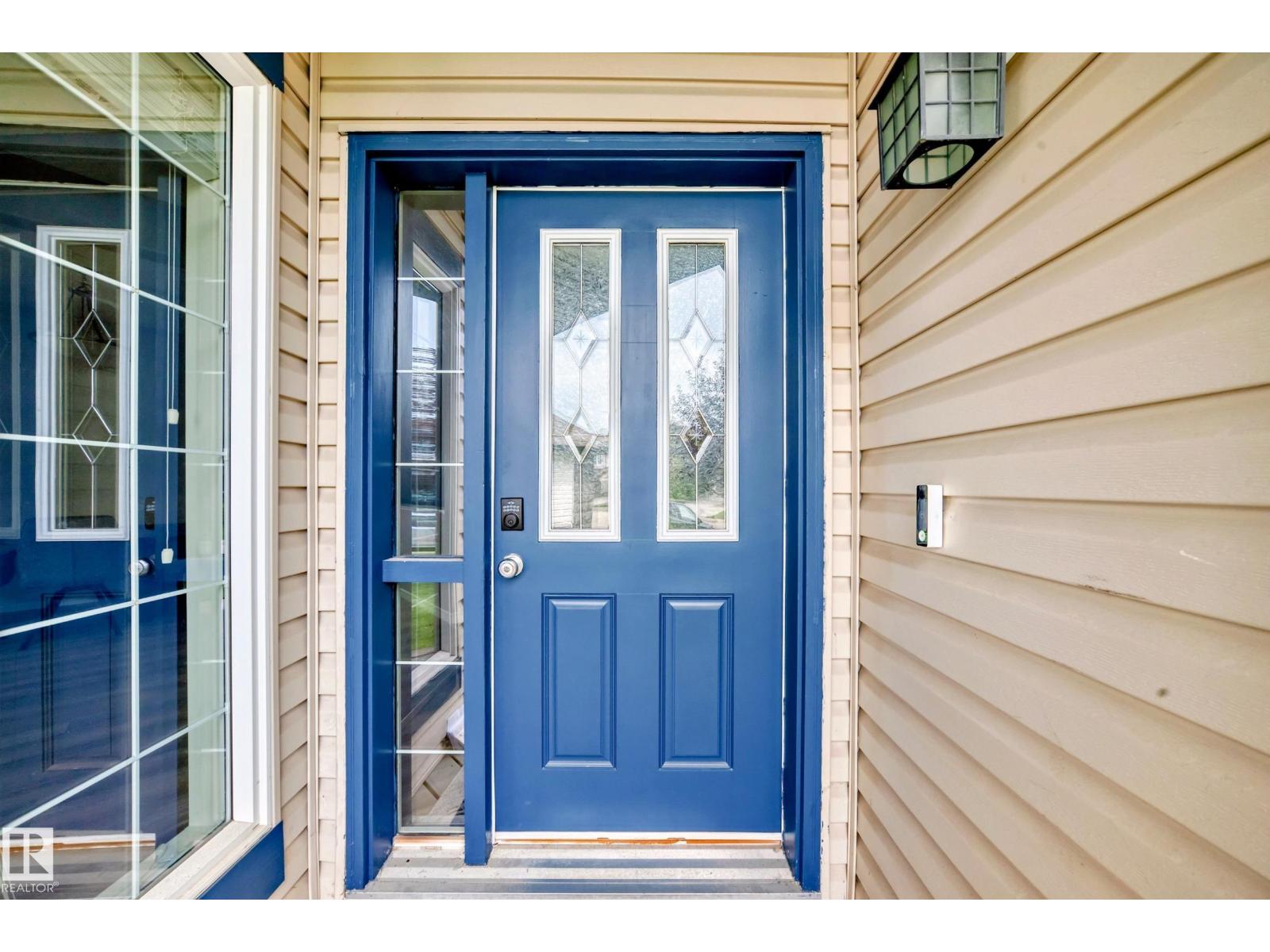 Photo 4 of 8420 Sloane Cr Nw, Edmonton AB