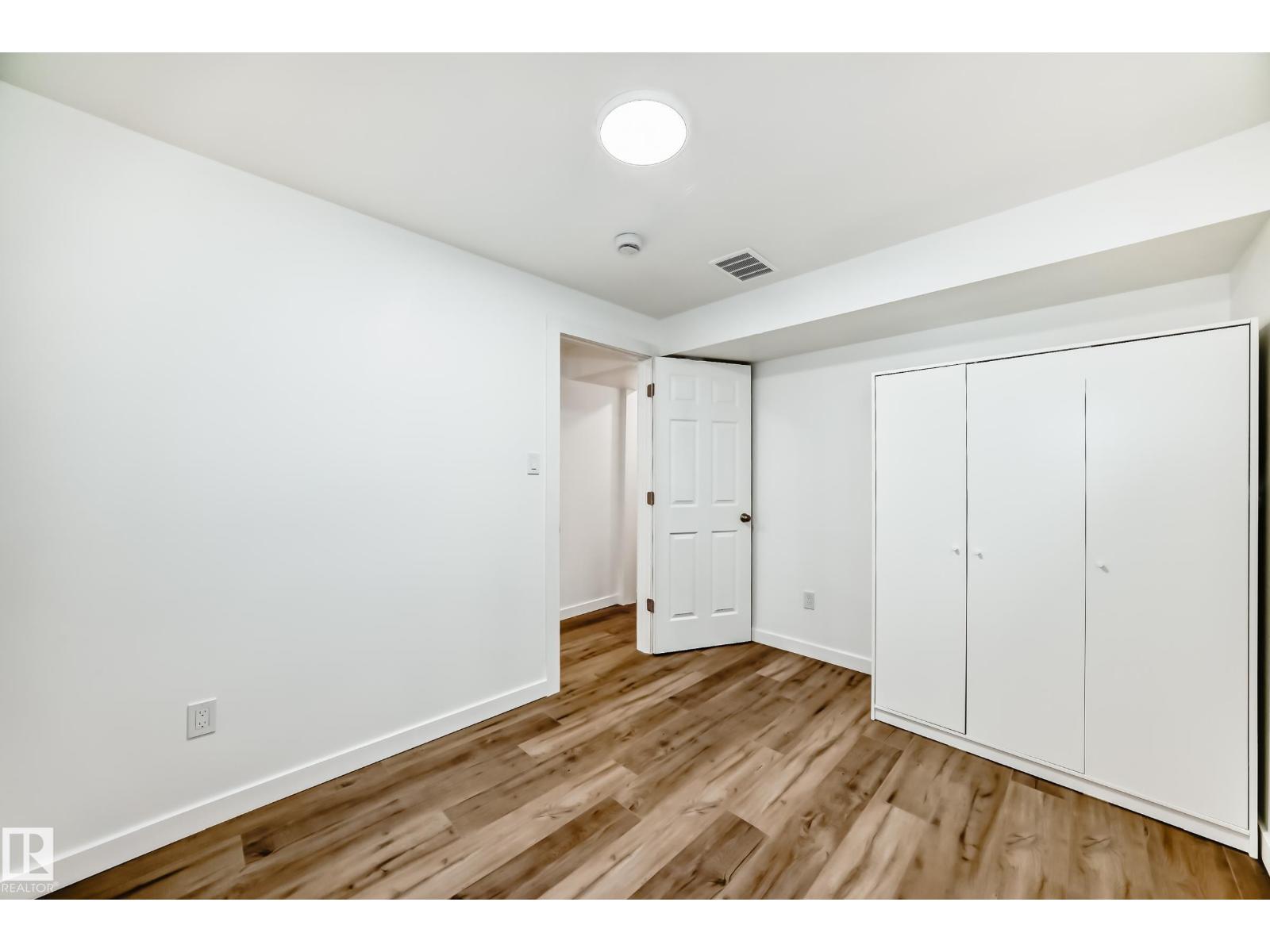 Photo 40 of 8420 Sloane Cr Nw, Edmonton AB