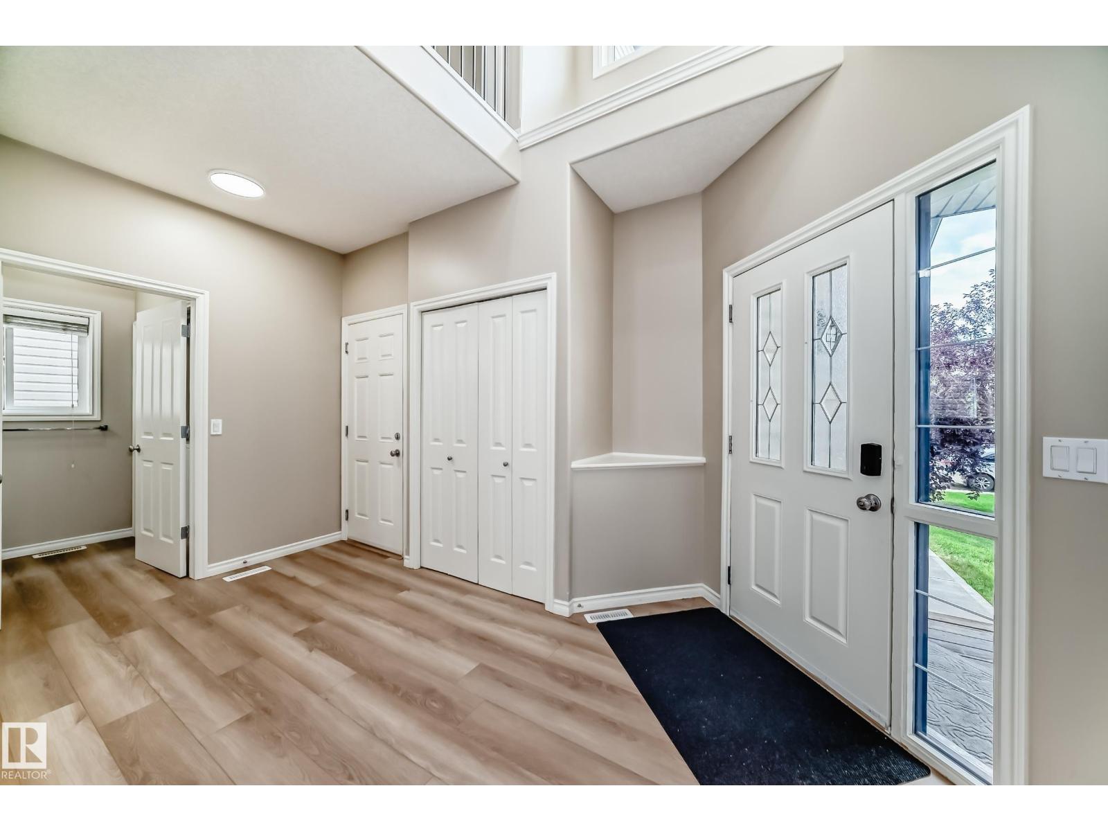 Photo 6 of 8420 Sloane Cr Nw, Edmonton AB