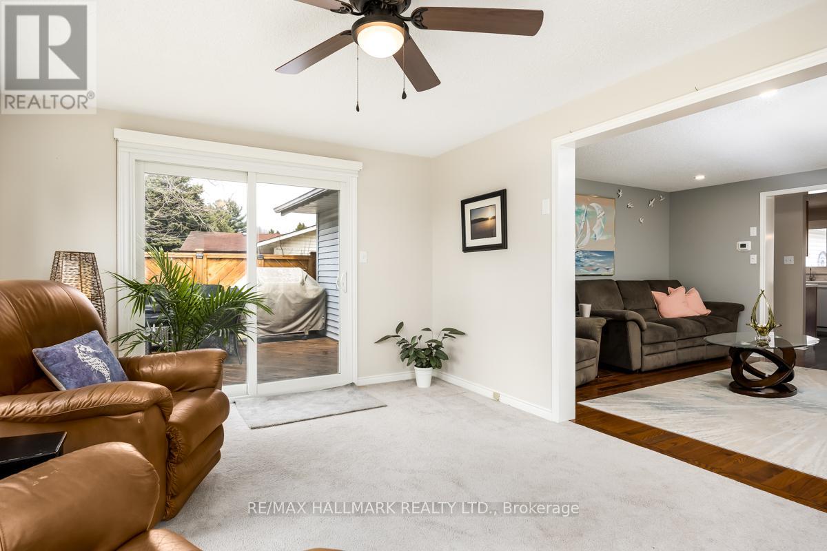 Photo 2 of 81 Tecumseth Pines Drive, New Tecumseth ON