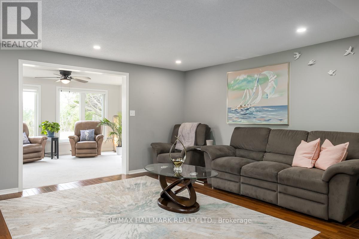 Photo 35 of 81 Tecumseth Pines Drive, New Tecumseth ON
