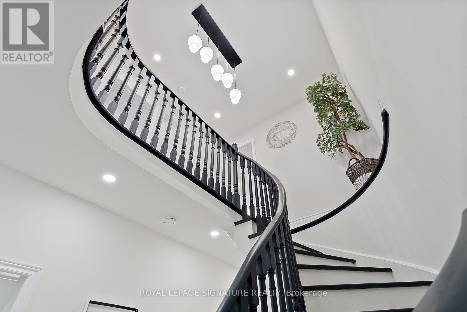 Photo 19 of 35 Mallory Avenue, Markham ON