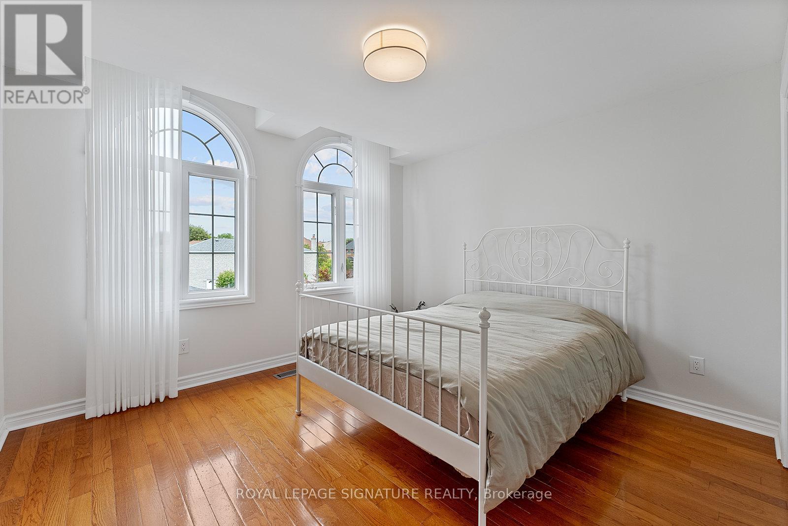 Photo 26 of 35 Mallory Avenue, Markham ON