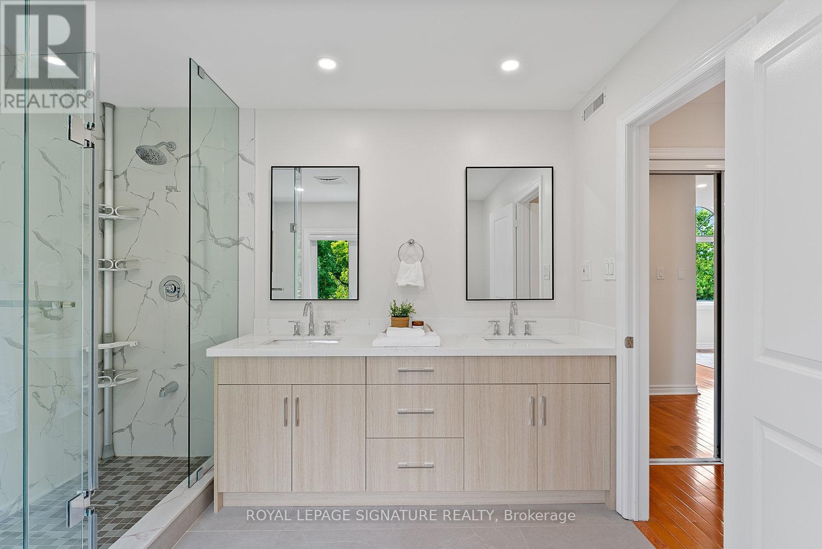 Photo 24 of 35 Mallory Avenue, Markham ON