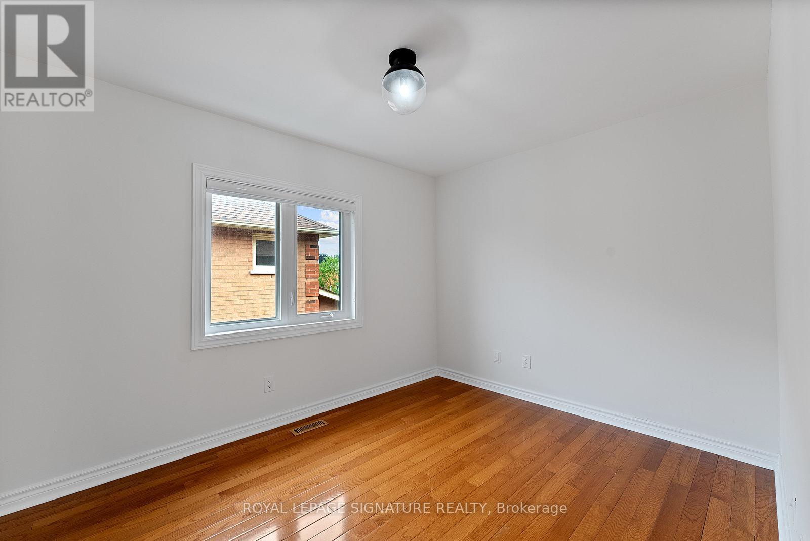 Photo 28 of 35 Mallory Avenue, Markham ON