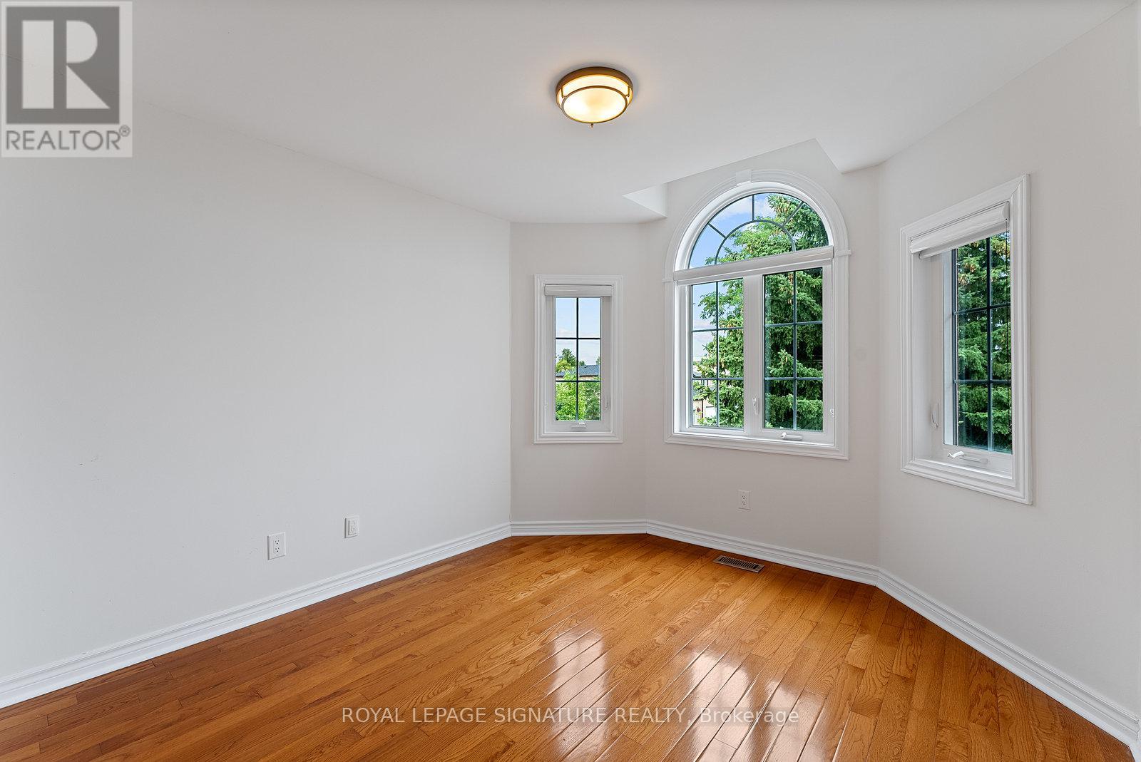 Photo 33 of 35 Mallory Avenue, Markham ON