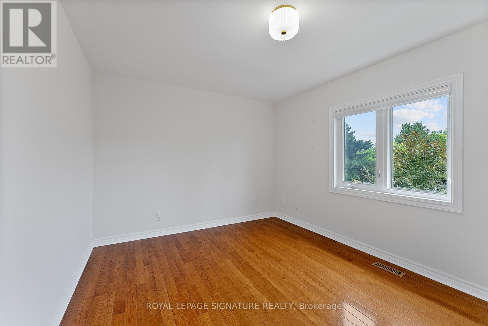 Photo 31 of 35 Mallory Avenue, Markham ON
