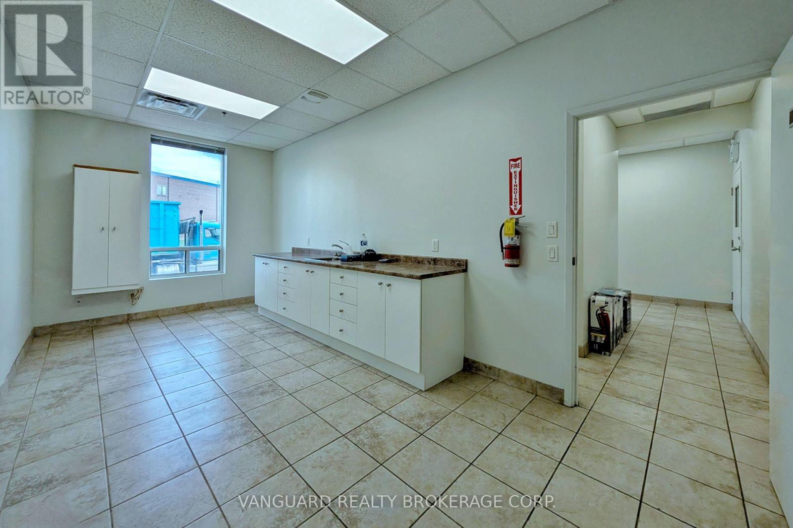 Photo 12 of 3 4 63 Medulla Avenue, Toronto ON
