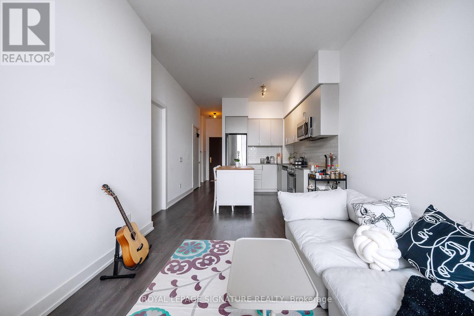 Photo 8 of 916 E 278 Buchanan Drive, Markham ON