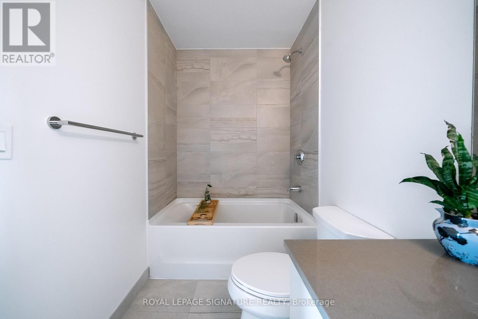 Photo 18 of 916 E 278 Buchanan Drive, Markham ON
