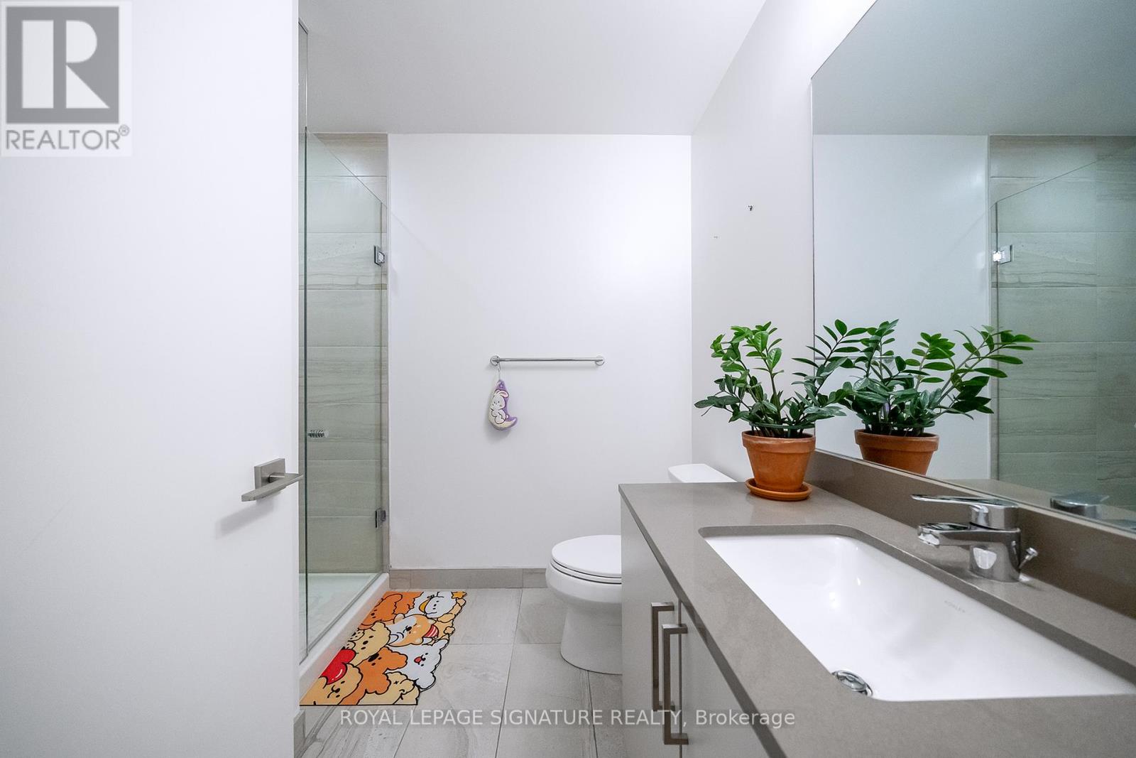 Photo 10 of 916 E 278 Buchanan Drive, Markham ON