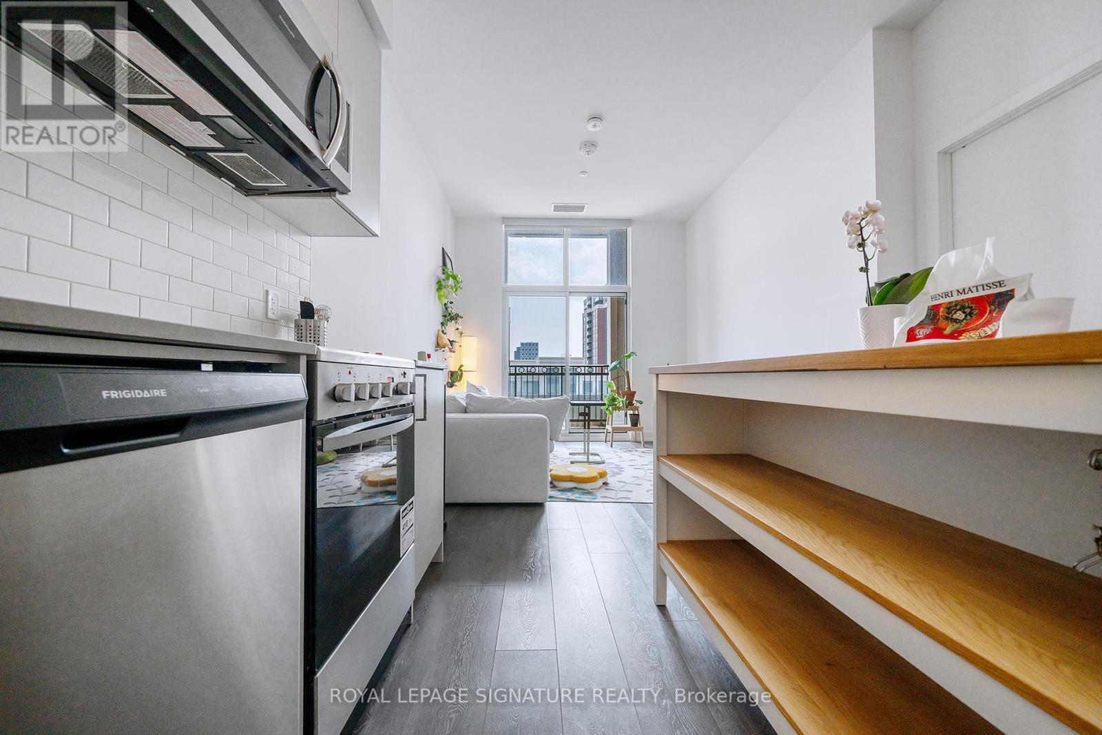 Photo 9 of 916 E 278 Buchanan Drive, Markham ON