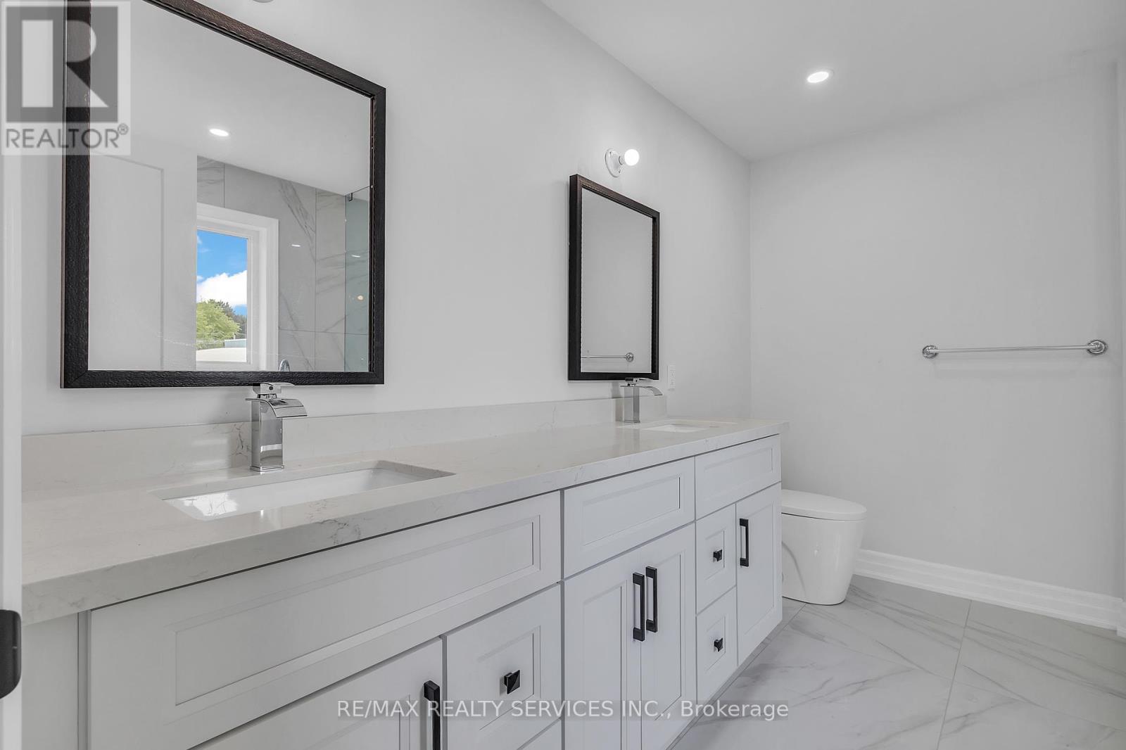 Photo 42 of 44 Albert Street W, New Tecumseth ON