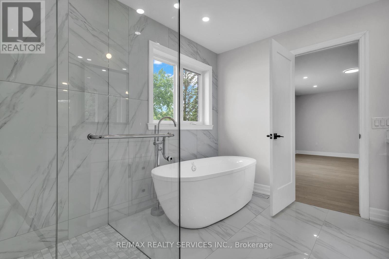 Photo 12 of 44 Albert Street W, New Tecumseth ON