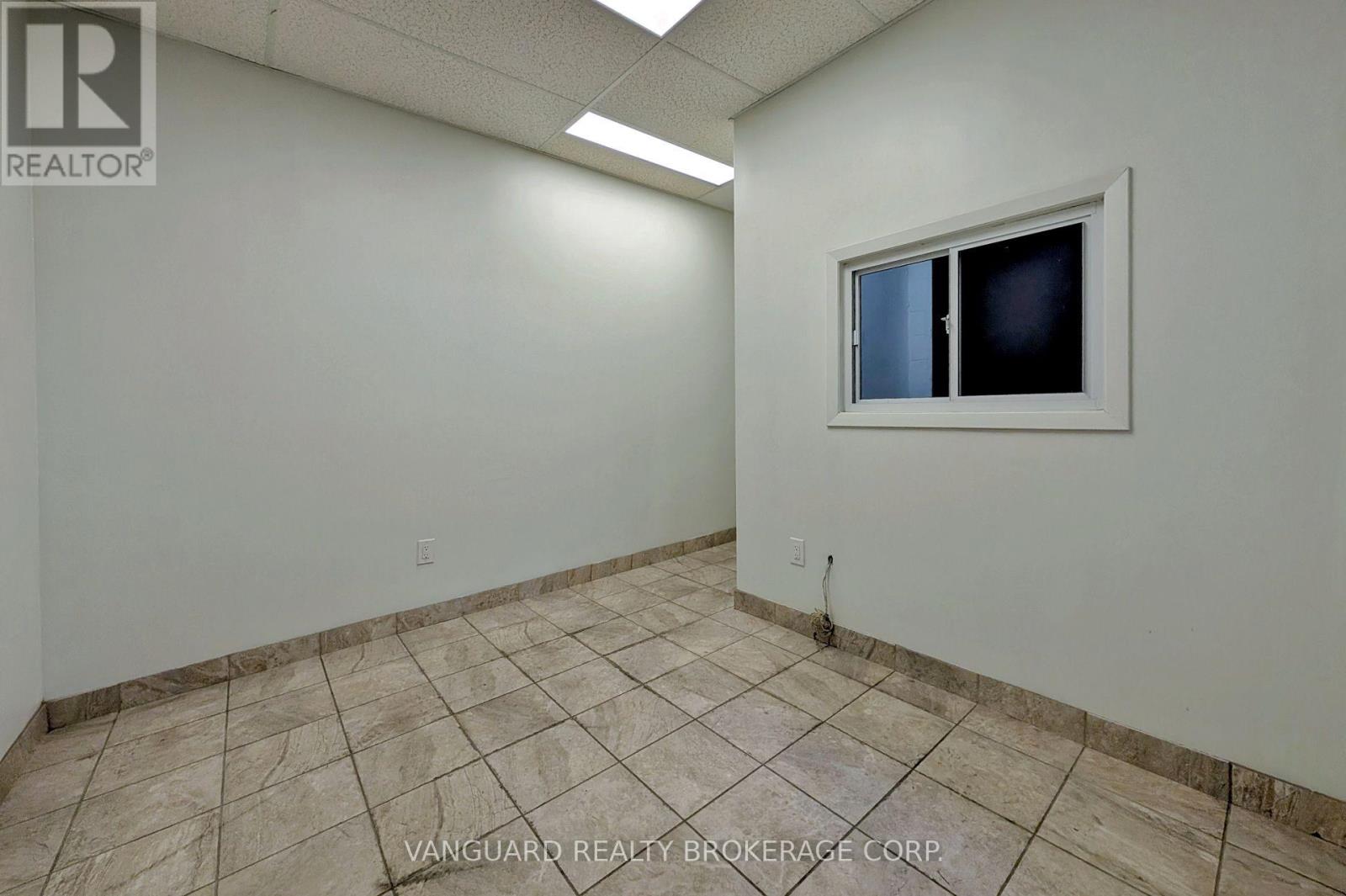 Photo 32 of 3 4 63 Medulla Avenue, Toronto ON